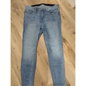 Torrid Sky High Skinny Jeans Women's Plus 14R Lightwash EUC!